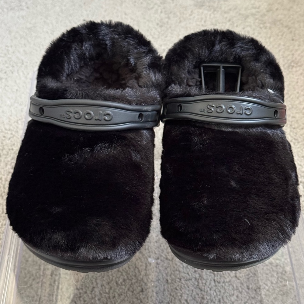 CROCS Classic Fur Sure Clogs! w9/m7